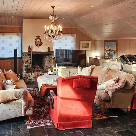 4 Bedroom Beautiful In Feriehus *